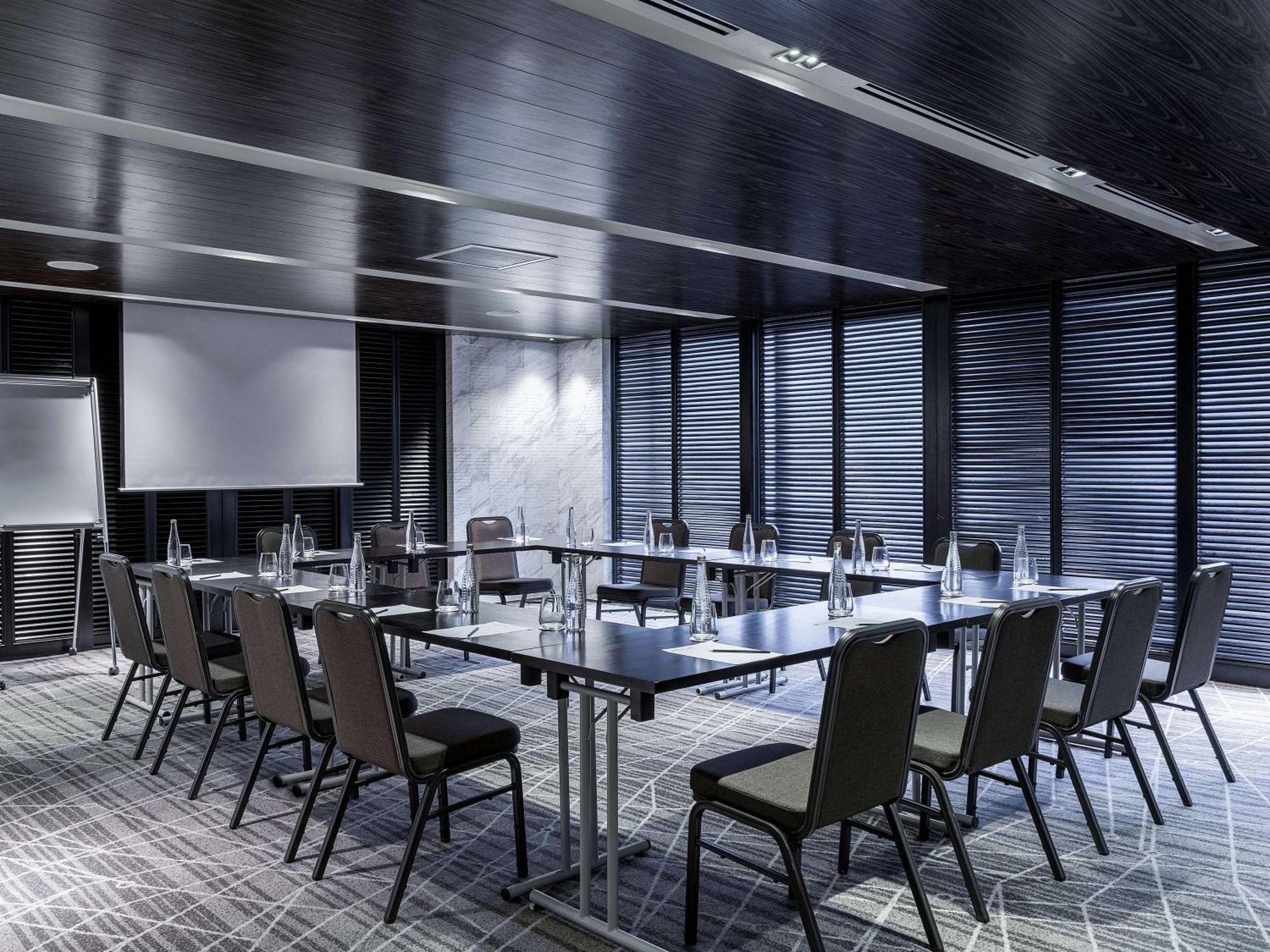 فندق موفينبيك آند كونفينشن سنتر كيه إل آي إيه سيبانغ المظهر الخارجي الصورة Meeting room