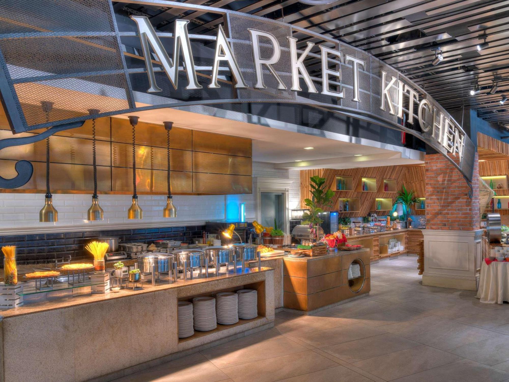 فندق موفينبيك آند كونفينشن سنتر كيه إل آي إيه سيبانغ المظهر الخارجي الصورة Market Kitchen
