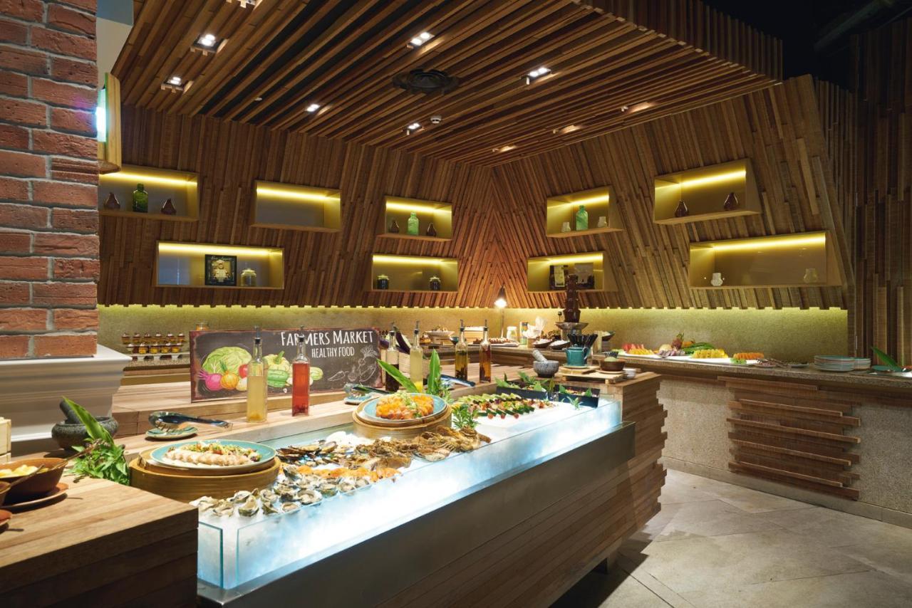 فندق موفينبيك آند كونفينشن سنتر كيه إل آي إيه سيبانغ المظهر الخارجي الصورة The buffet at the hotel